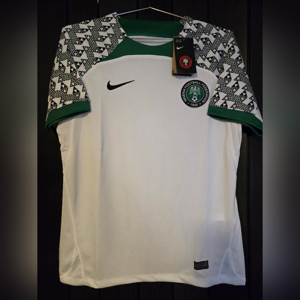 Nike Men's White and Green Shirt
